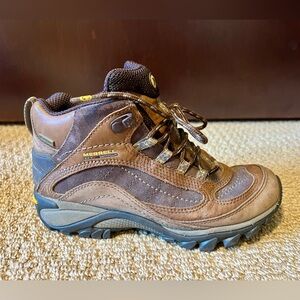 Merrell waterproof hiking boots size 6